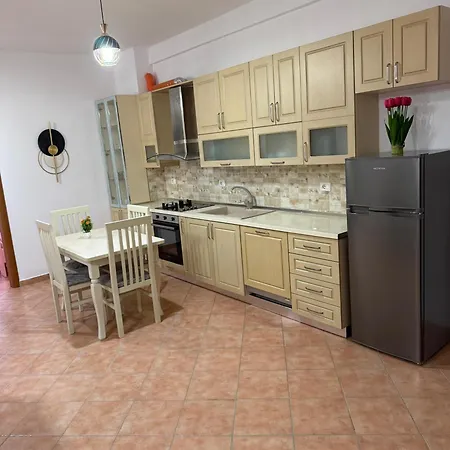 Gold Plazhi I Vjeter * Vlorë