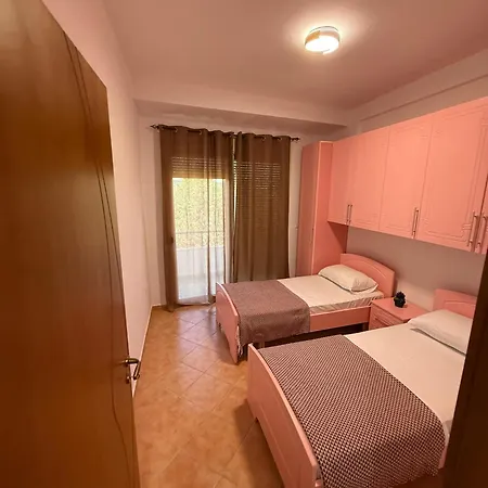 Gold Plazhi I Vjeter * Vlorë