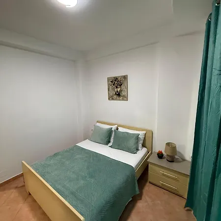 Gold Plazhi I Vjeter Vlorë