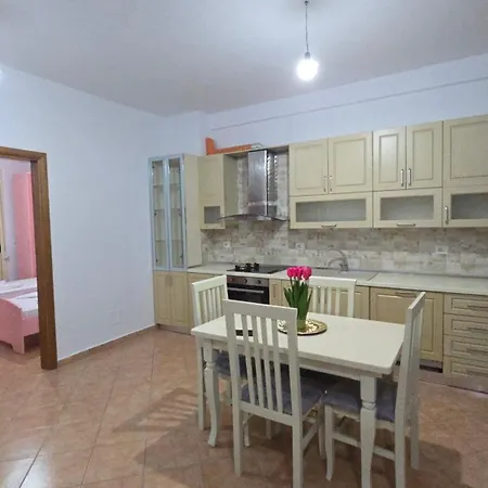 Gold Plazhi I Vjeter * Vlorë